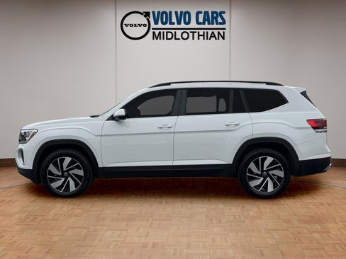 Used 2025 Volkswagen Atlas SE FWD image 23
