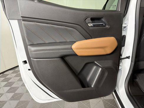 New 2026 GMC Canyon AT4 w/ Off-Road Front Bumper Package image 19