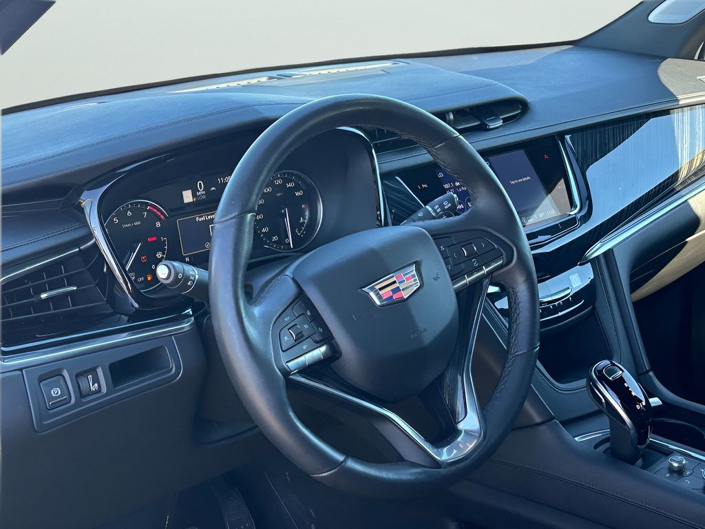 Used 2023 Cadillac XT6 Premium Luxury AWD/4WD image 17