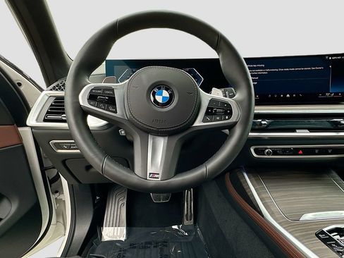 Used 2026 BMW X7 xDrive40i AWD/4WD image 11