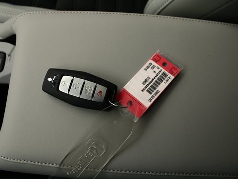 New 2025 Mitsubishi Outlander SE image 25