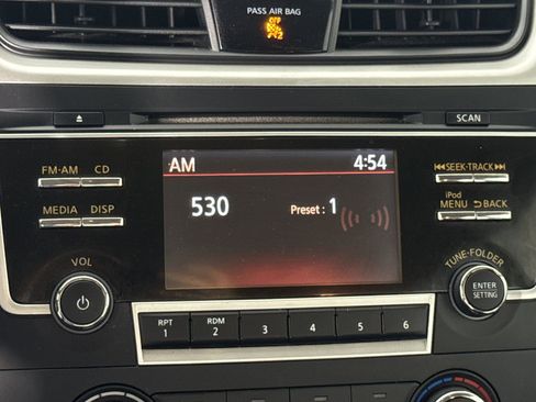 Used 2017 Nissan Altima 2.5 SR w/ LED Appearance Package image 22