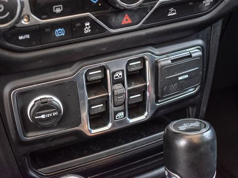 Used 2023 Jeep Wrangler Unlimited Sahara image 20