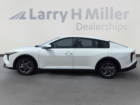 Used 2025 Kia K4 LXS image 2