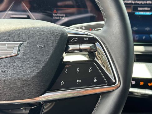 Certified 2025 Cadillac Optiq Sport 2 AWD/4WD image 18