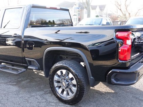 Used 2025 Chevrolet Silverado 2500 Custom w/ Custom Value Package image 9