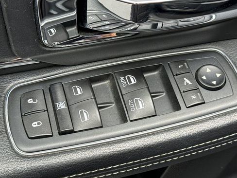 Used 2015 RAM 1500 Laramie w/ Convenience Group AWD/4WD image 18