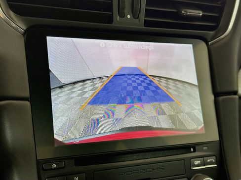 Certified 2018 Porsche 911 GT3 RWD image 18