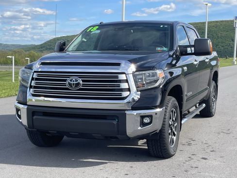 Used 2018 Toyota Tundra Limited w/ Limited Premium Package AWD/4WD image 8