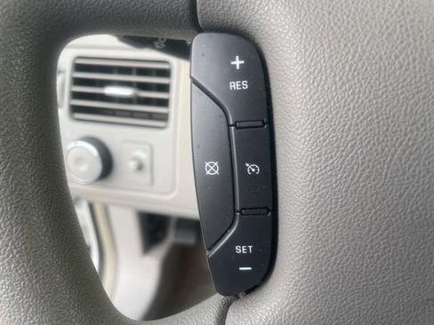 Used 2006 Buick Lucerne CX image 26