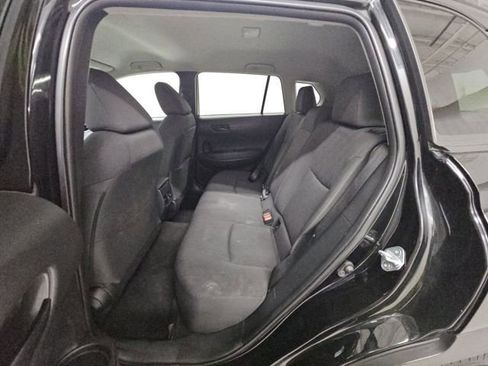 Used 2022 Toyota Corolla Cross LE image 8