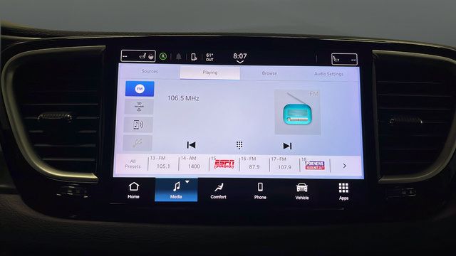 Used 2024 Chrysler Pacifica Touring-L FWD image 14
