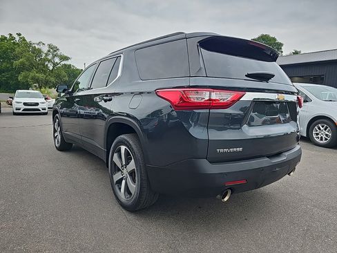 Used 2021 Chevrolet Traverse LT w/ LT Premium Package FWD image 4
