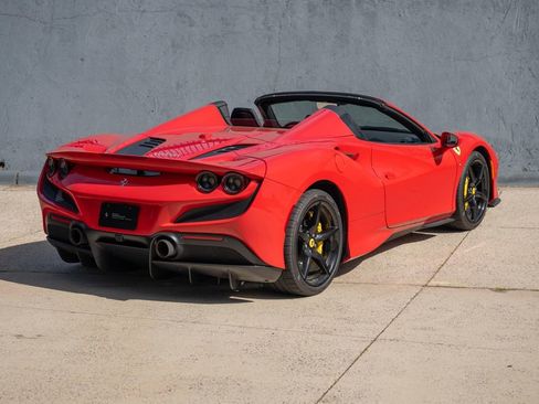 Used 2021 Ferrari F8 Tributo RWD image 8
