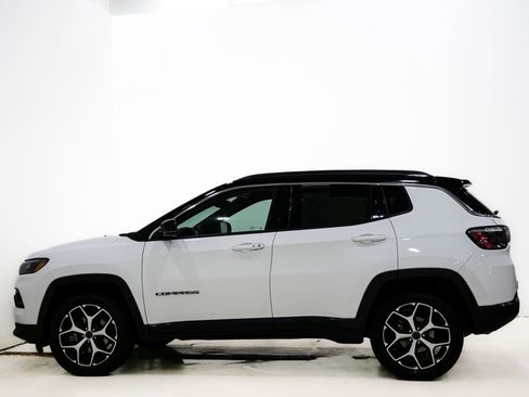 Used 2025 Jeep Compass Limited image 5