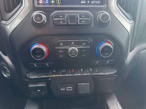 Certified 2021 Chevrolet Silverado 1500 RST image 4