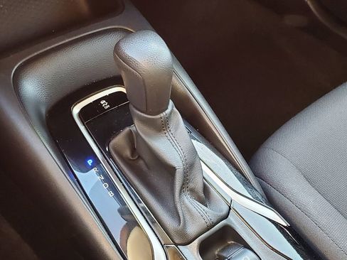 Used 2021 Toyota Corolla LE image 25