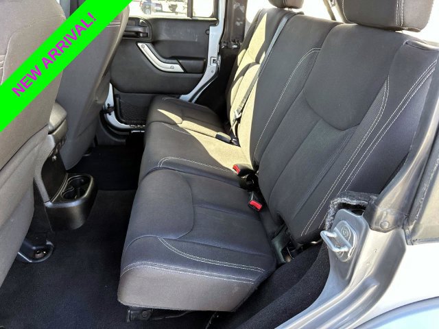 Used 2013 Jeep Wrangler Unlimited Sahara w/ Dual Top Group AWD/4WD image 7