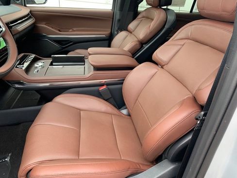 New 2026 Lincoln Navigator Reserve AWD/4WD image 23