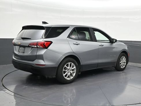 Used 2023 Chevrolet Equinox LS w/ LS Convenience Package FWD image 5
