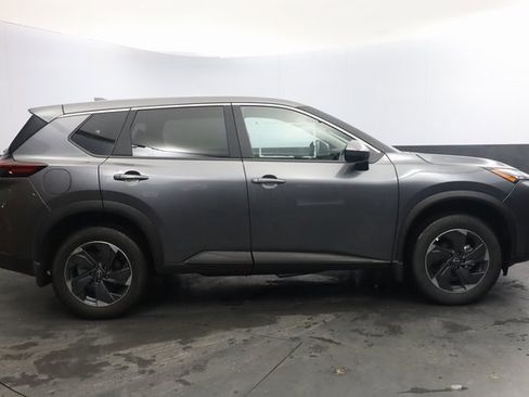 Certified 2026 Nissan Rogue SV image 3