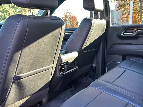 Used 2022 Chevrolet Silverado 1500 LT Trail Boss w/ LT Trail Boss Premium Package image 31