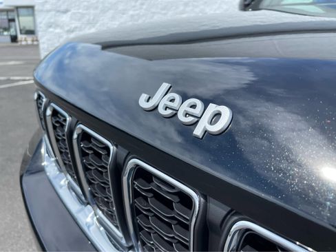 New 2025 Jeep Grand Cherokee Laredo w/ Luxury Tech Group I image 8