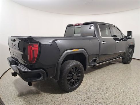 Used 2022 GMC Sierra 2500 Denali w/ Denali Black Diamond Edition image 5