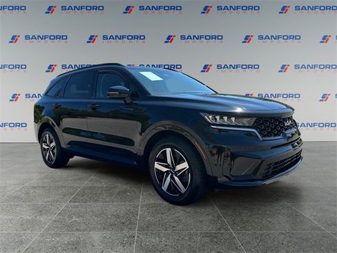 Used 2022 Kia Sorento S w/ Panoramic Sunroof Package image 7