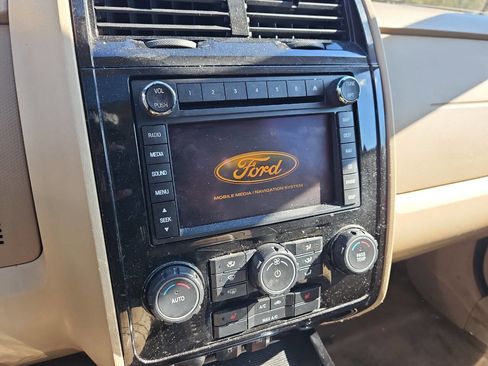 Used 2010 Ford Escape Limited image 22