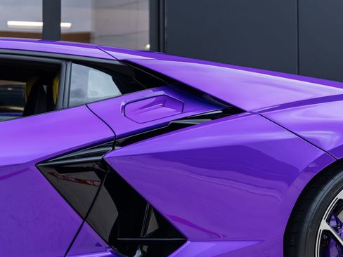 Used 2025 Lamborghini Revuelto AWD/4WD image 19