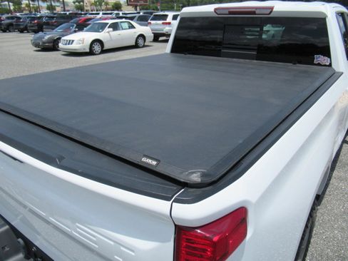 Used 2021 Chevrolet Silverado 1500 LT AWD/4WD image 8