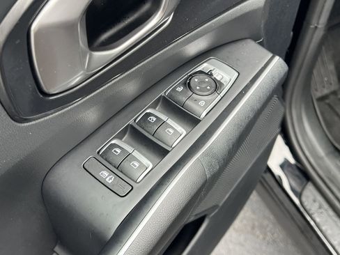 Used 2023 Kia Sorento LX image 17