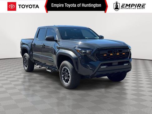 Used 2024 Toyota Tacoma TRD Off-Road AWD/4WD image 1