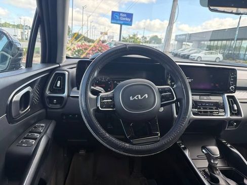 Certified 2022 Kia Sorento S w/ Panoramic Sunroof Package FWD image 10