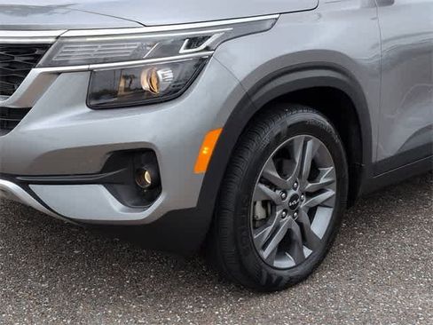 Used 2023 Kia Seltos S image 11