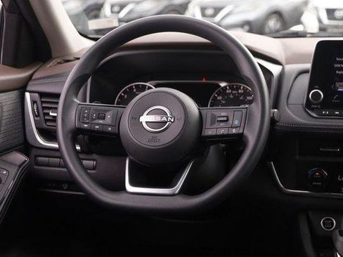 Used 2023 Nissan Rogue SV image 23