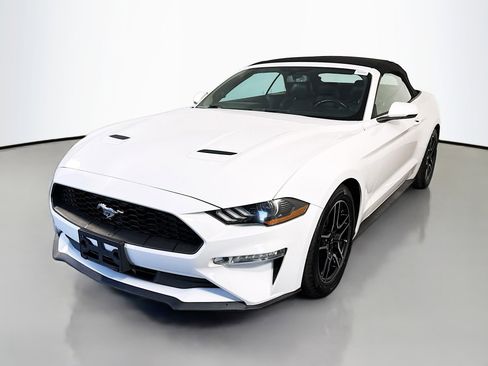Used 2018 Ford Mustang Premium image 4