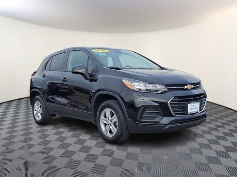 Used 2022 Chevrolet Trax LS w/ Tint and Cruise Package image 2