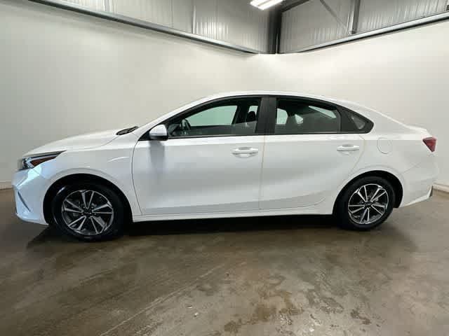 Used 2023 Kia Forte LXS FWD image 2
