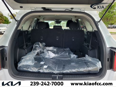 New 2026 Kia Sorento LX FWD image 10