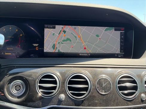 Used 2018 Mercedes-Benz S 560 Sedan image 11