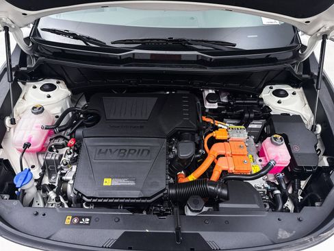 Certified 2024 Kia Niro EX Touring image 4