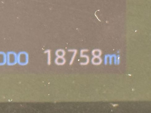 Used 2022 Toyota Highlander LE image 31