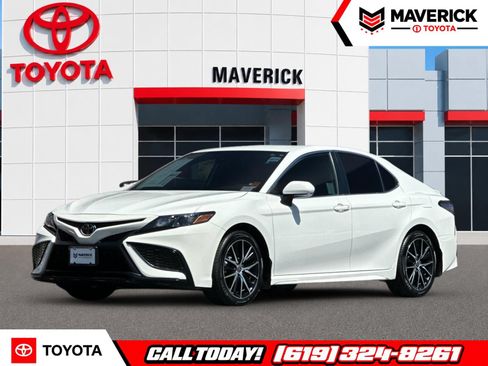 Used 2023 Toyota Camry SE FWD image 1