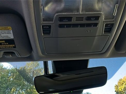 Used 2017 Toyota Highlander Limited image 22