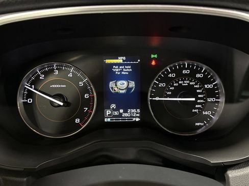 Used 2021 Subaru Crosstrek 2.5i Limited w/ Moonroof Package 2 AWD/4WD image 12