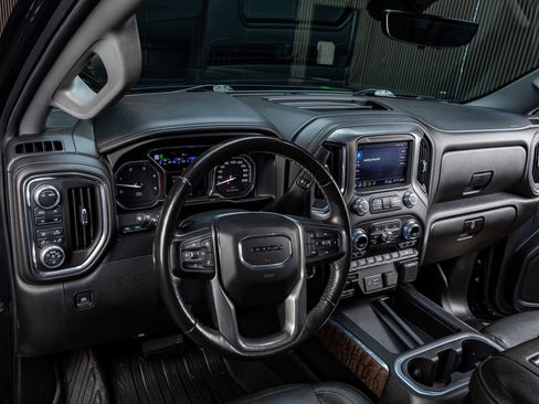 Used 2020 GMC Sierra 3500 Denali w/ Denali Ultimate Package image 16