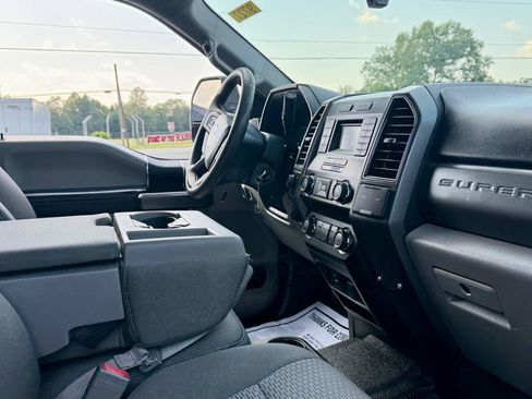 Used 2019 Ford F250 XLT w/ XLT Value Package AWD/4WD image 9