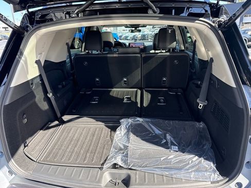 New 2026 Nissan Pathfinder Platinum w/ Cargo Package FWD image 23